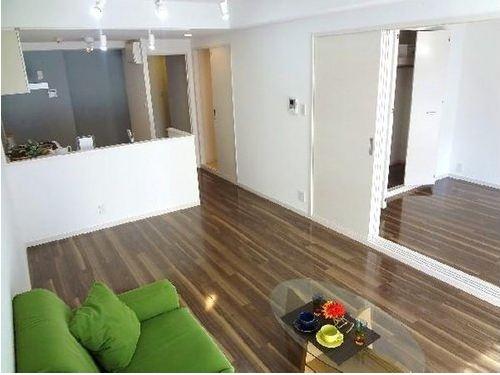 Living. Facing south in a bright LDK