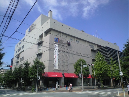 Shopping centre. 645m until Aobadai Tokyu Square (shopping center)