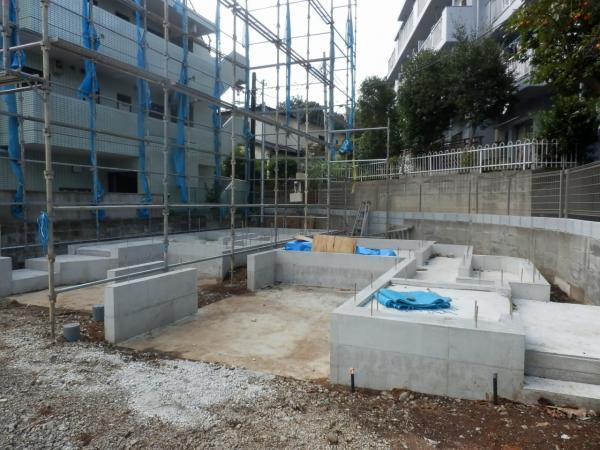 Local photos, including front road. 2013 / Early October shooting Local Photos