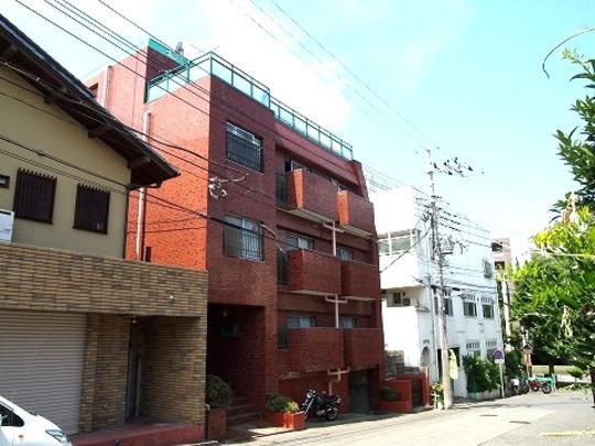 Other. Lions Mansion Eda appearance