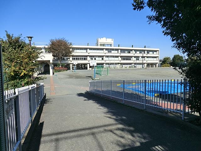 Primary school. Yokohama Municipal Kamoshida 250m until the green elementary school