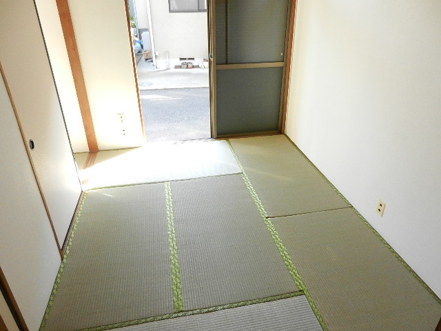 Living and room. Japanese-style room 6 quires