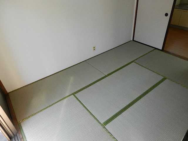 Living and room. Japanese-style room 6 quires