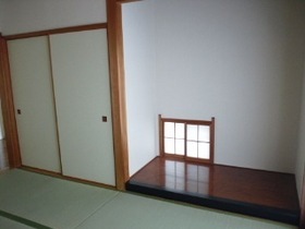 Living and room. There alcove in the Japanese-style room