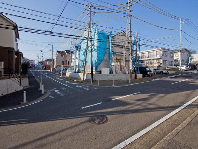 Local photos, including front road. Local (12 May 2013) Shooting