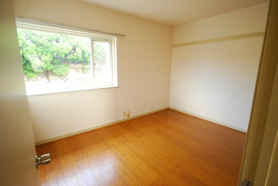 Living and room. Second floor north side Western-style