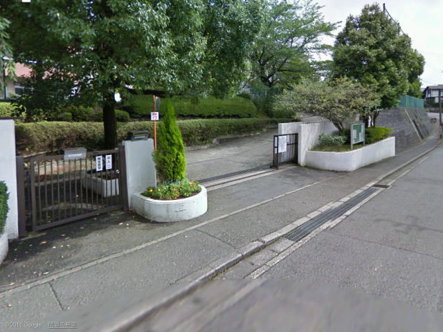 Junior high school. 2300m to Yokohama Municipal Moegino junior high school (junior high school)