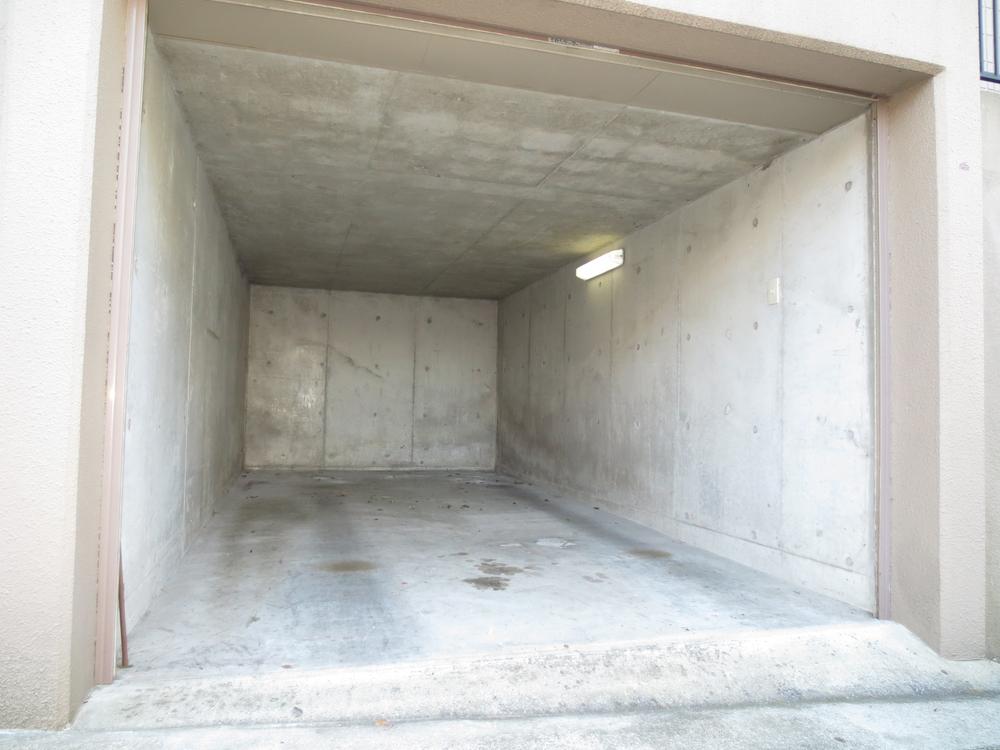 Parking lot
