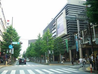 Shopping centre. 2100m to Aobadai Tokyu Square