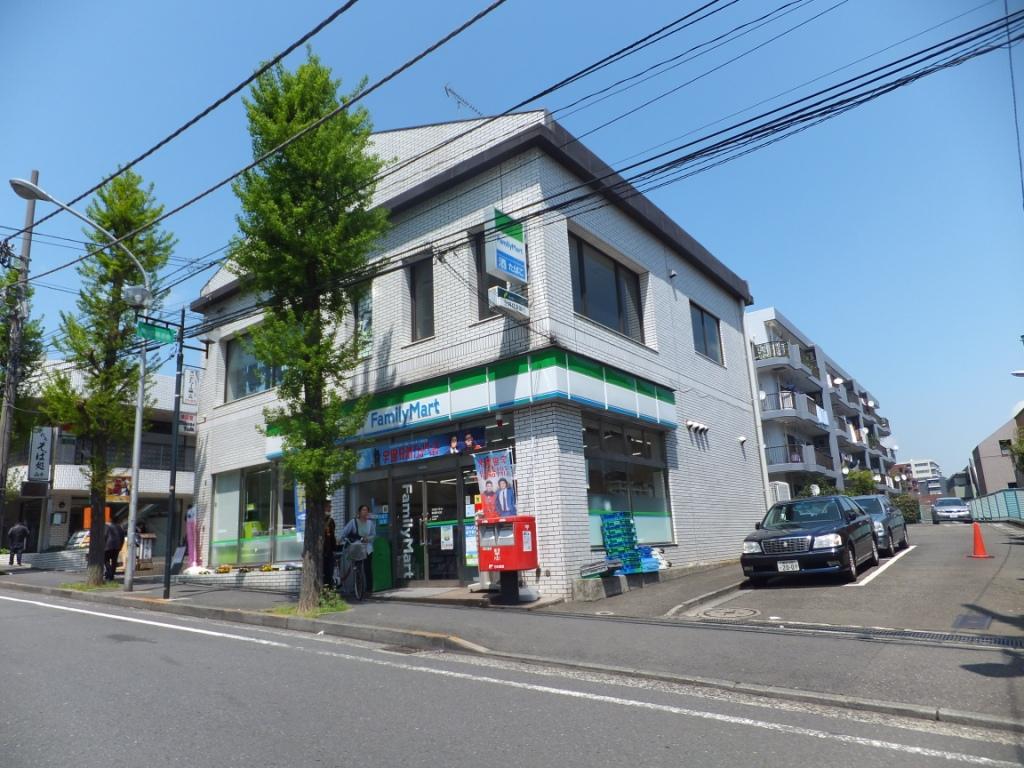 Convenience store. 480m to Family Mart (convenience store)