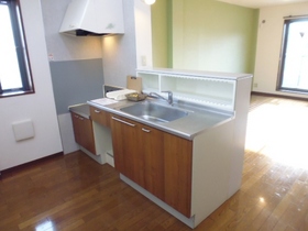 Kitchen. Counter Kitchen, It is a bright kitchen with a window