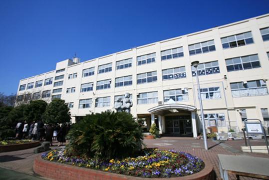 Junior high school. 135m to within a Yokohama Tateyama junior high school