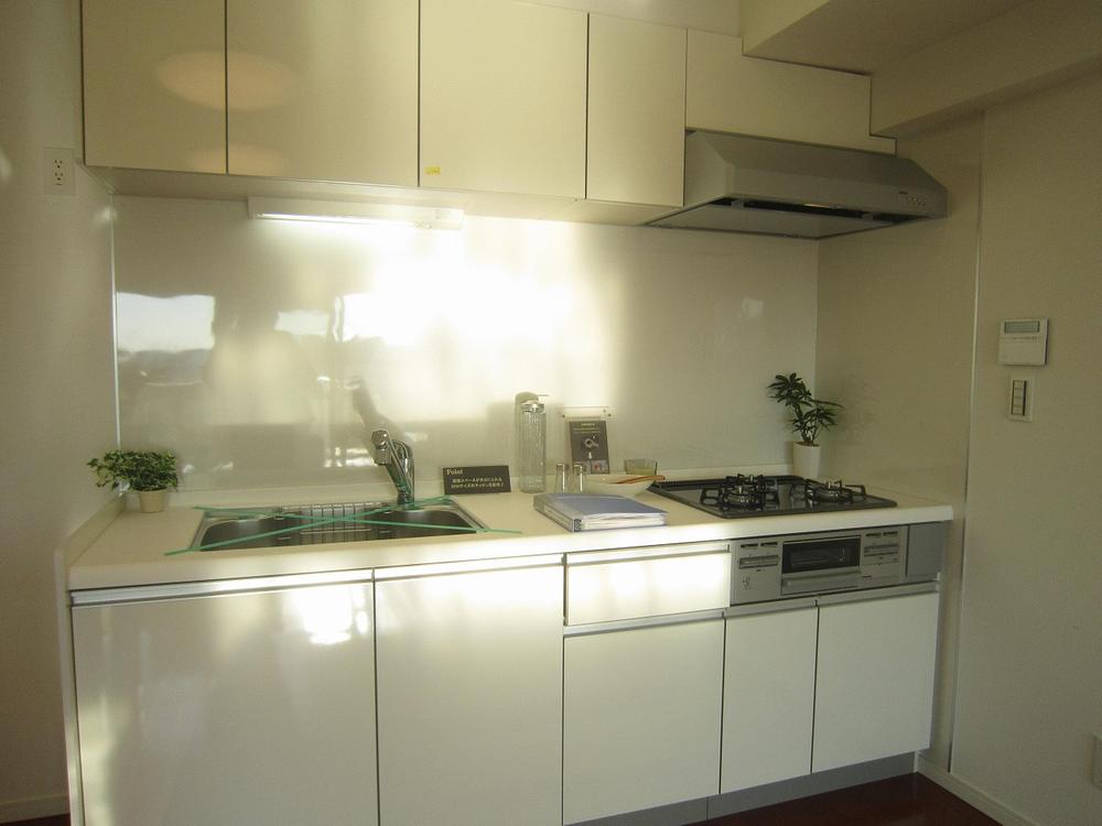 Kitchen. It is new construction similar to the new kitchen ☆