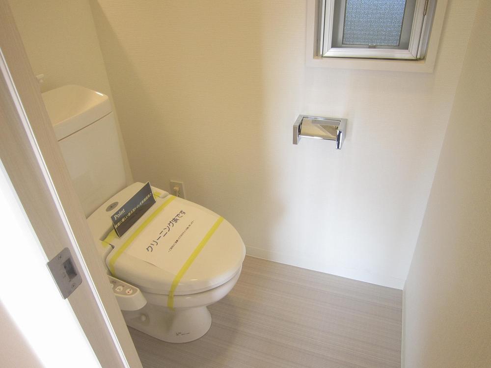 Toilet. Indoor (12 May 2013) Shooting