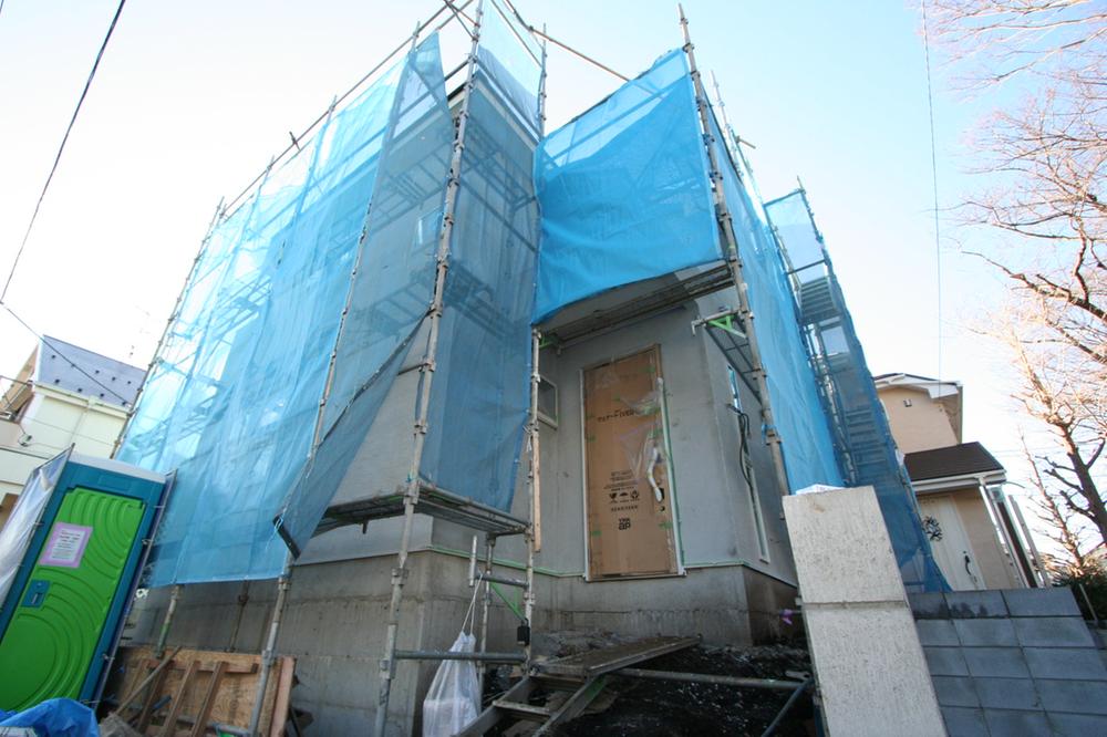 Local appearance photo. Local (12 May 2013) Shooting