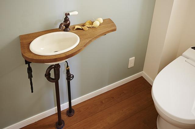 Model house photo. This hand-washing bowl in spacious toilet Why