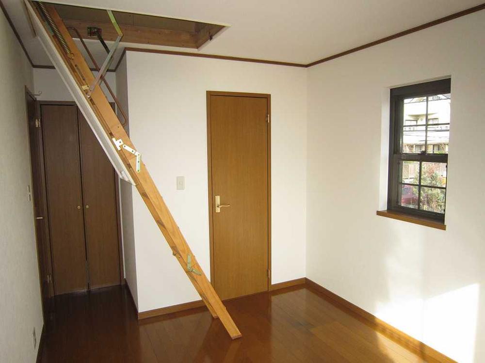 Non-living room. Attic storage