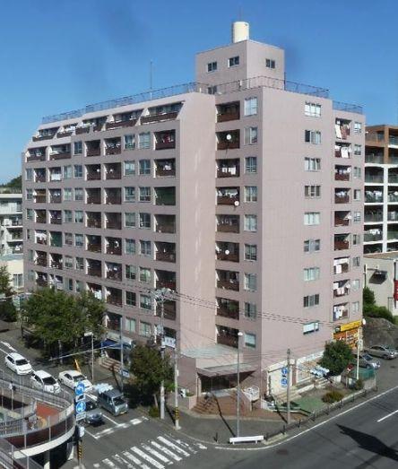 Local appearance photo. A busy morning and late returning home at the time of 2 minutes glad station walk!