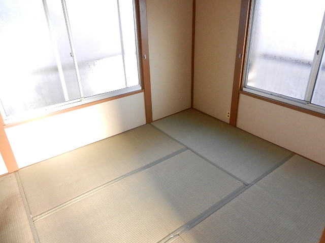 Living and room. Japanese-style room 6 quires