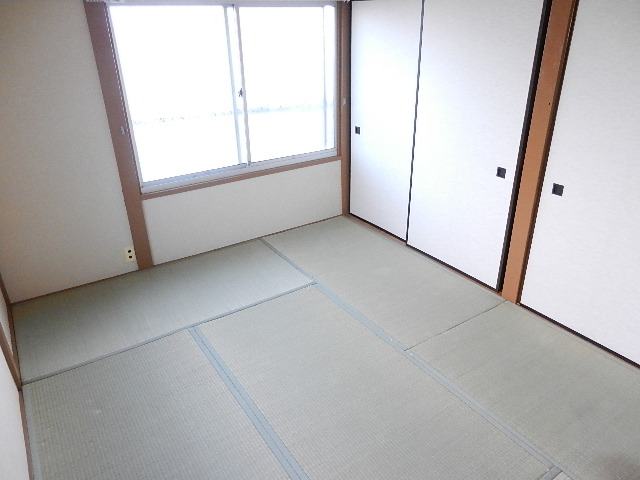 Living and room. Japanese-style room 6 quires