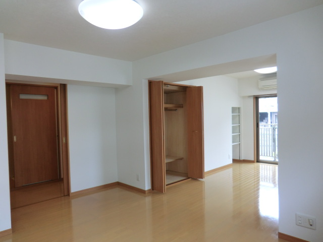 Living and room