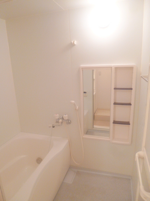 Bath. Reheating function with bathroom
