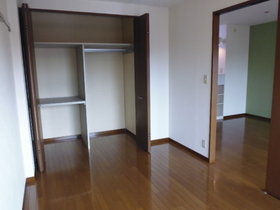 Living and room. Western-style 6 Pledge
