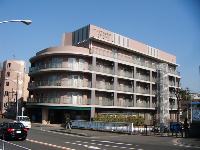 Hospital. Azamino Station clinic (hospital) to 400m