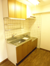 Kitchen. Gas stove can be installed. There housed in the upper and lower.