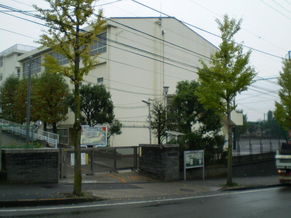 Primary school. 429m to Yokohama Municipal Fujigaoka Elementary School