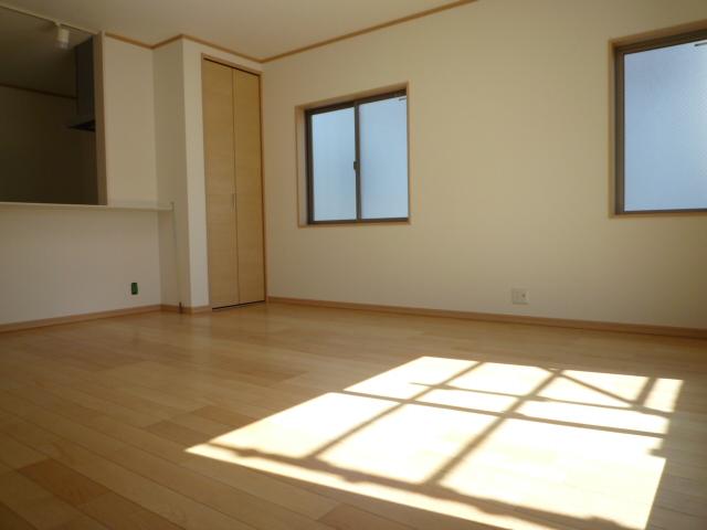 Same specifications photos (living). LDK is kept more than 16 quires Zento