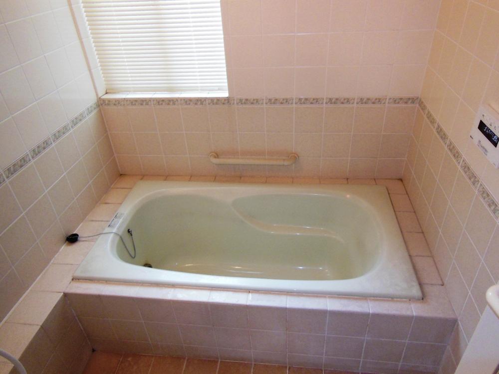 Bathroom. Indoor (12 May 2013) Shooting