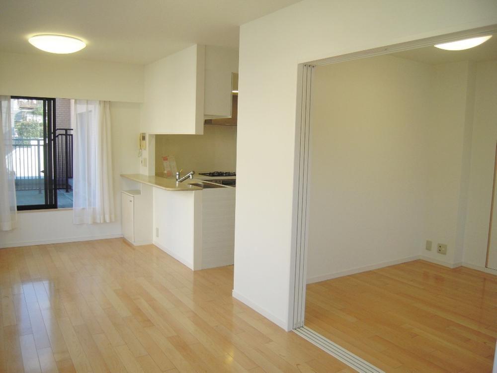 Living. Tsuzukiai II of the living and the living room