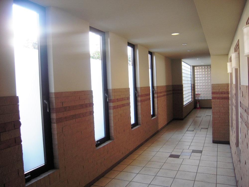 Entrance. Common areas