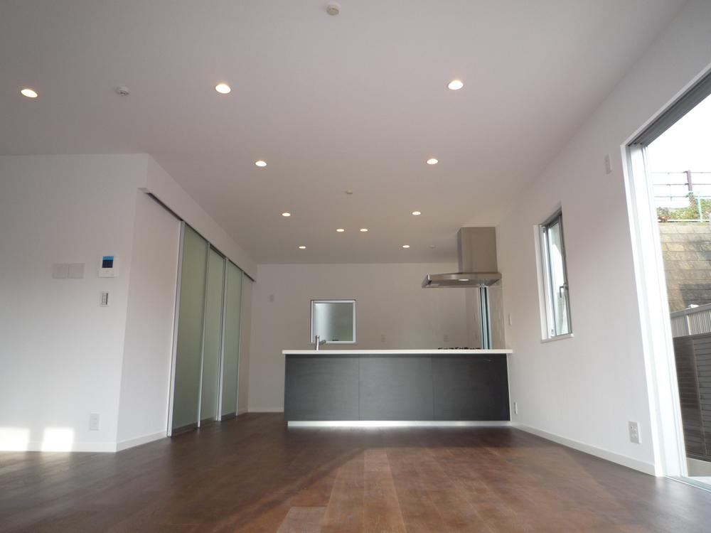 Living. Bright is the LDK of about 24 quires the sun There are Komu insert.