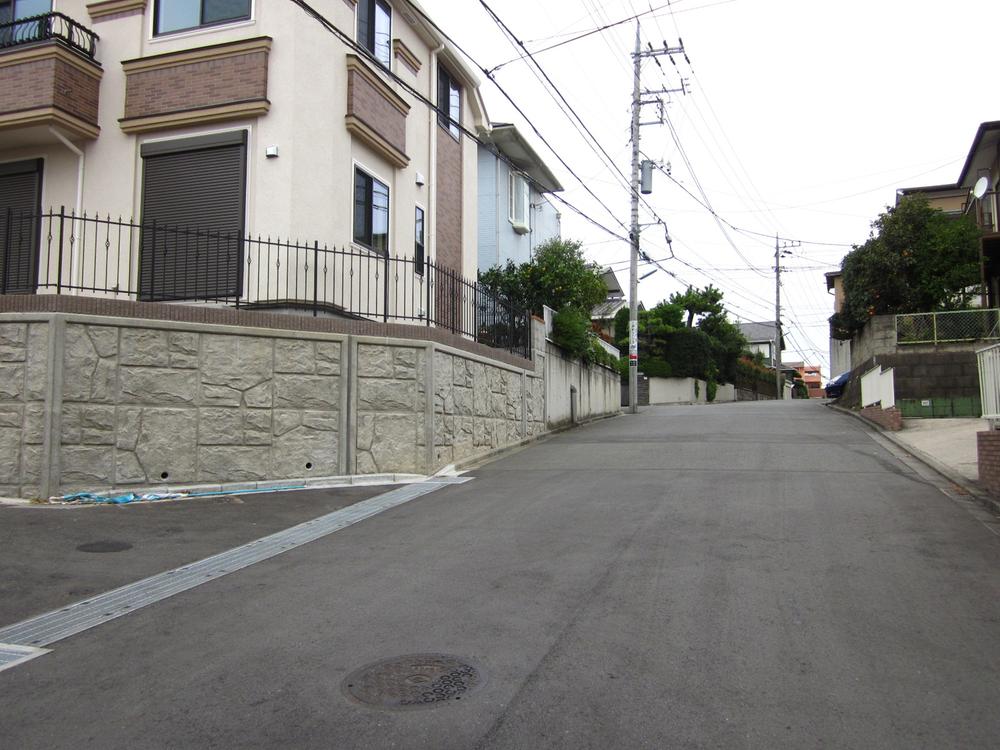 Local photos, including front road. Local front road