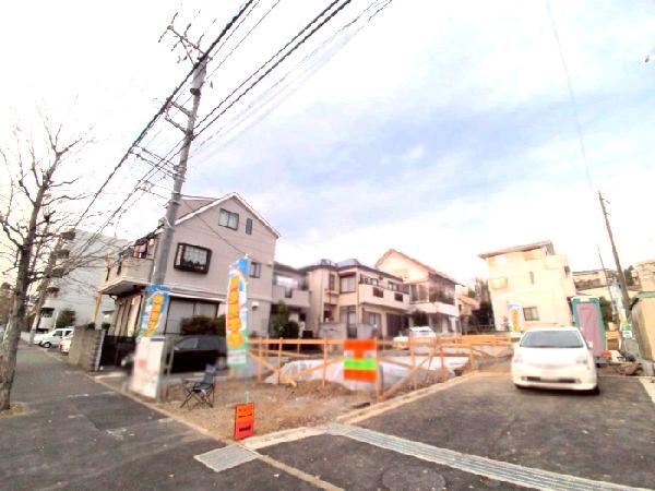 Local appearance photo. Walking distance to the popular "Tama Plaza" station