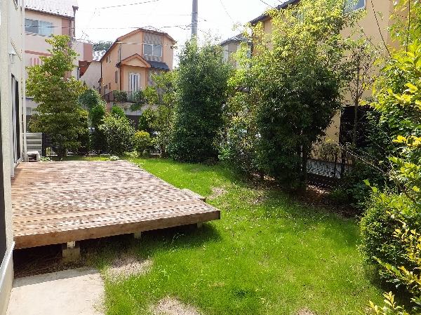Local appearance photo. All room is facing the south side of the garden.