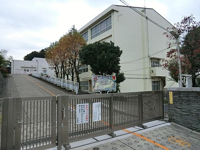 Primary school. 594m to Yokohama Municipal Fujigaoka Elementary School