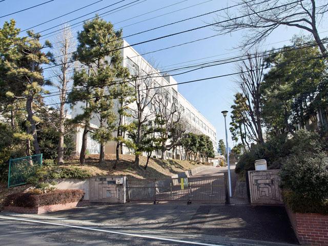 Junior high school. 2100m to within a Yokohama Tateyama junior high school