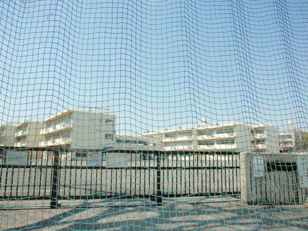 Junior high school. Mitakedai 1200m until junior high school