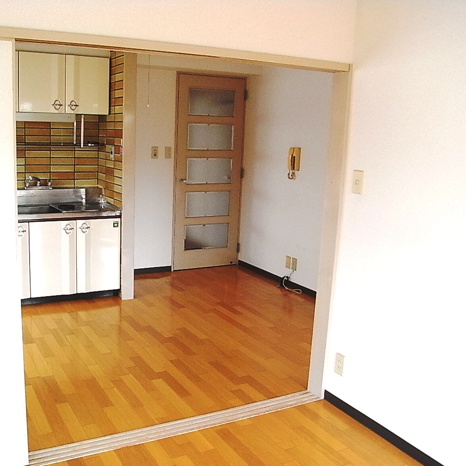 Kitchen. Flooring