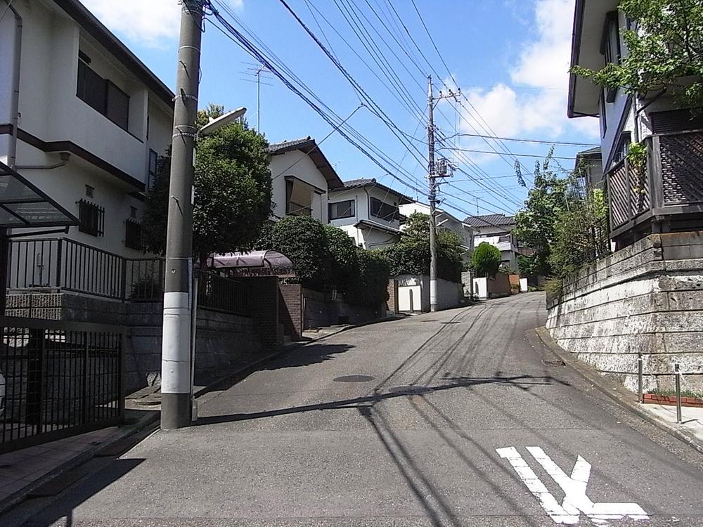 Local photos, including front road. Frontal road