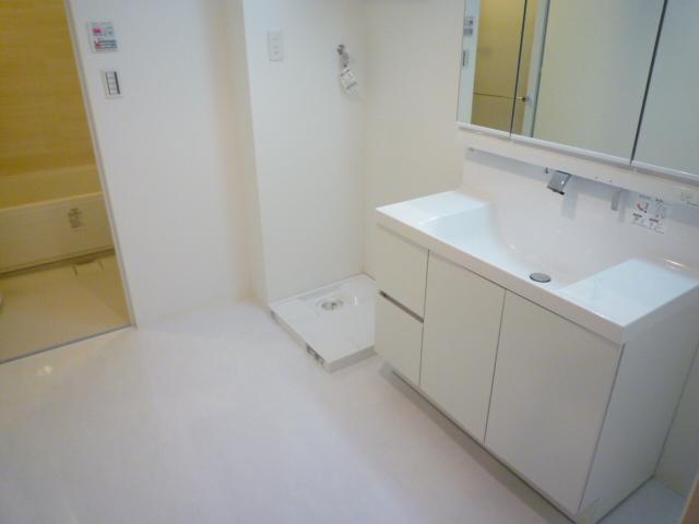 Wash basin, toilet. We've relaxed also washroom