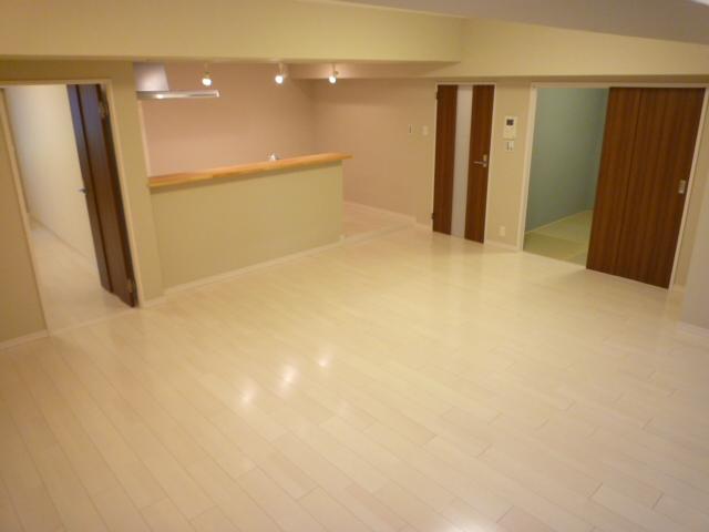 Living. If the breadth of this LDK, It does not worry the arrangement of furniture