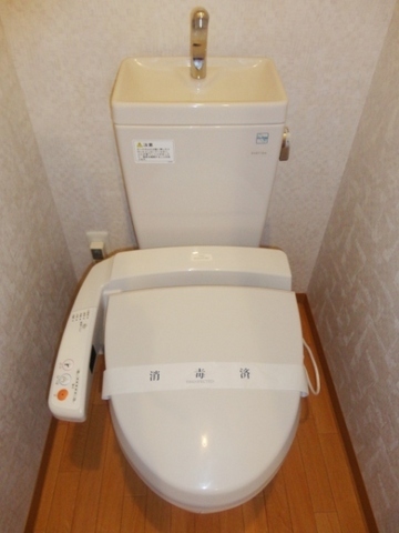 Toilet.  ☆ With Washlet ☆ 