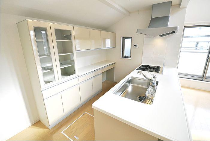 Same specifications photo (kitchen). Same construction company construction cases