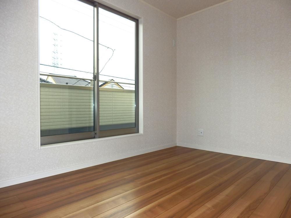 Same specifications photos (Other introspection). Same specifications