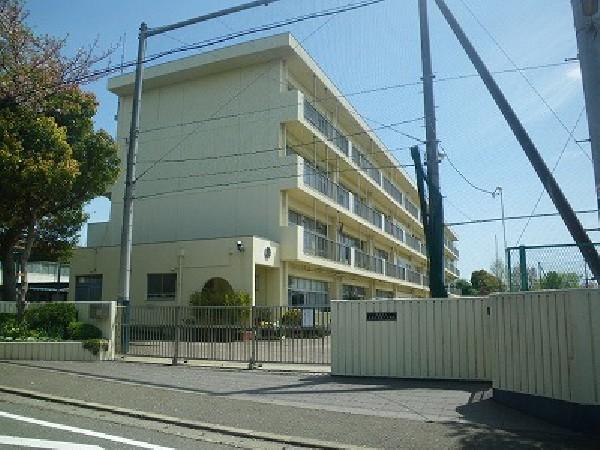 Primary school. Azamino 900m until the first elementary school
