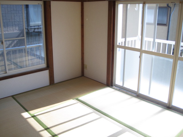 Living and room. Second floor Japanese-style room